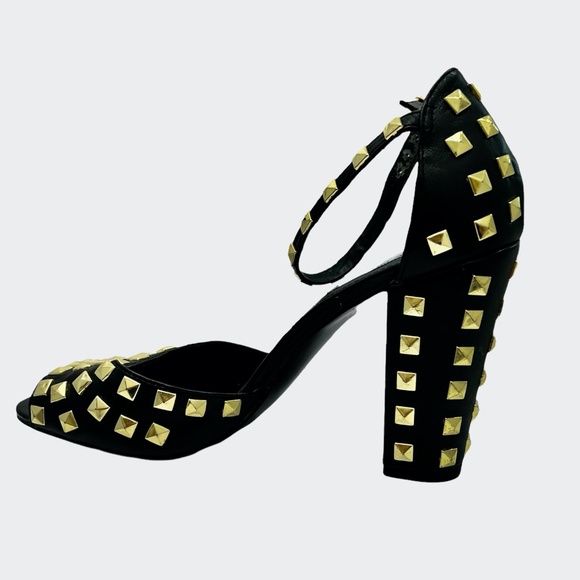 STEVE MADDEN "HUNNIE" BLACK ANKLE STRAP OPEN TOE HEELS WITH GOLD STUDS - Picture 4 of 16